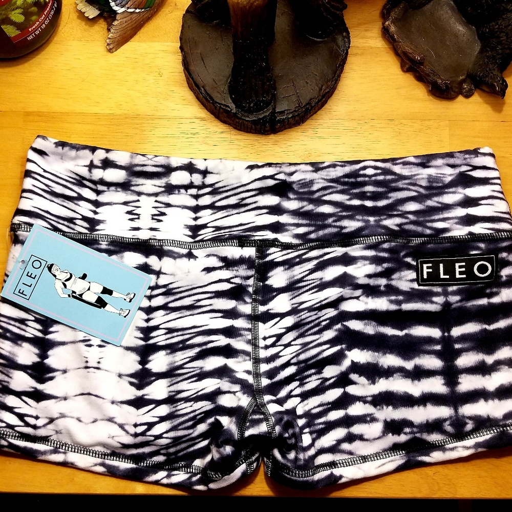 Fleo Shorts